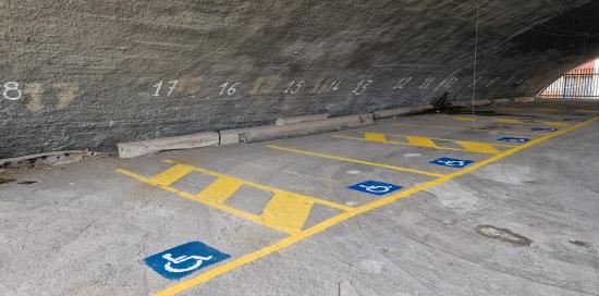 10 stalli per i disabili