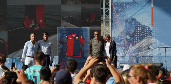 Presentazione nuova maglia Genoa Cfc con Dg Ricciardella, Frendrup, Ad Balsquez e assessore Bianchi