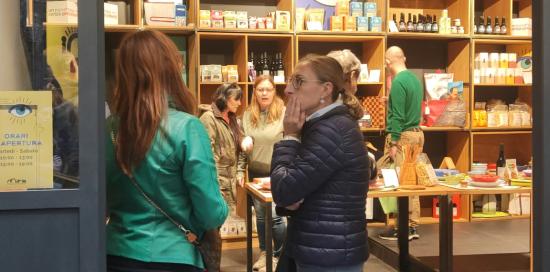La nuova attività vista dall'ingresso