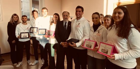 A Villa de Mari premiati gli atleti trionfatori alla 67° Regata delle Antiche Repubbliche Marinare e l’equipaggio misto vincitor