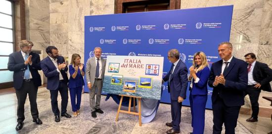 Presentazione del francobollo nella Sala degli Arazzi del Ministero delle Imprese e del Made in Italy