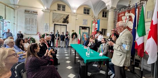 Atrio di Palazzo Fieschi durante la cerimonia: in prima fila il presidente di Municipio Ceraudo e il procuratore Zucca Atrio di Palazzo Fieschi durante la cerimonia: in prima fila il presidente di Municipio Ceraudo e il procuratore Zucca