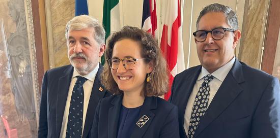 Bucci e Toti con ospite sorridente