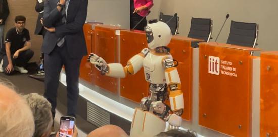 nuovo robot umanoide IIT