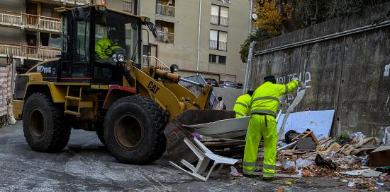 Intervento straordinario AMIU in via Cechov in Valpolcevera