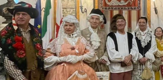 foto gruppo maschere