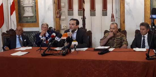 foto di gruppo nel salone di Tursi 