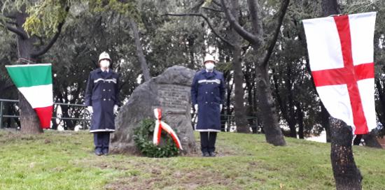 Cippo in memoria di Guido Rossa nei giardini di via Fracchia