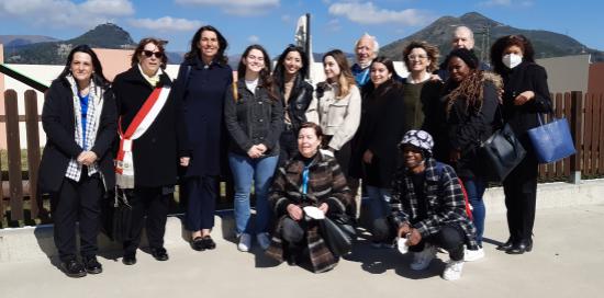 foto di gruppo autorità organizzatori maestre