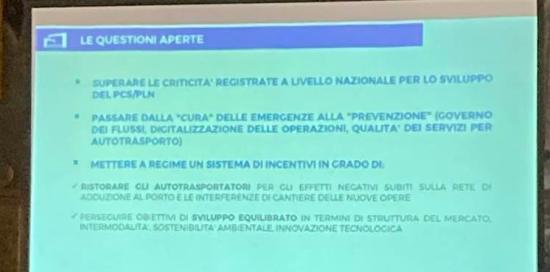 schermo con dettagli