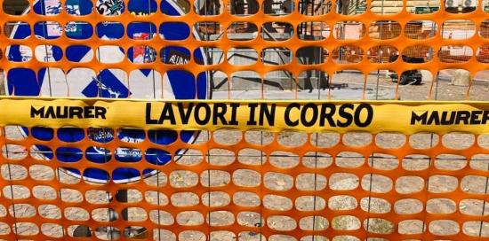 scritta lavori in corso su rete