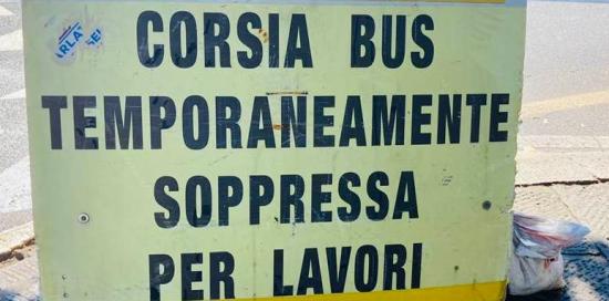 cartello corsia bus