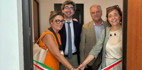 Il taglio del nastro: presenti assessora Lodi, assessore Patrone e presidente Versace, 