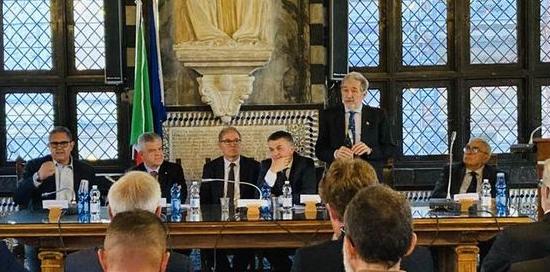 foto tavolo relatori