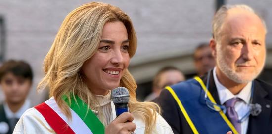 I saluti della sindaca Salis a margine della marcia per la pace I saluti della sindaca Salis a margine della marcia per la pace