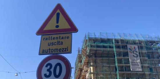 segnale uscita automezzi