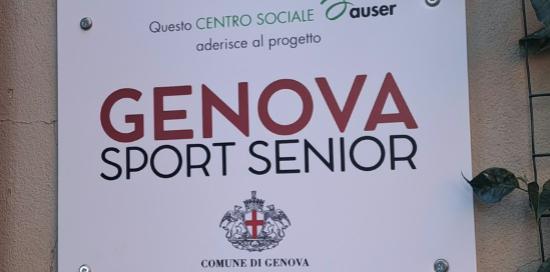 La targa all'ingresso del circolo Auser di viale Narisano che racconta l'adesione al progetto "Sport Senior"