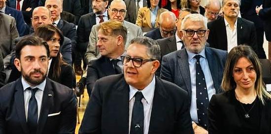 evento sedia rossa