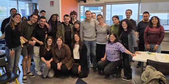Foto di gruppo al termine dell'incontro. Al centro, in basso, la consigliera Francesca Ghio