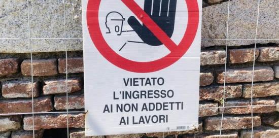 divieto di accesso a cantiere