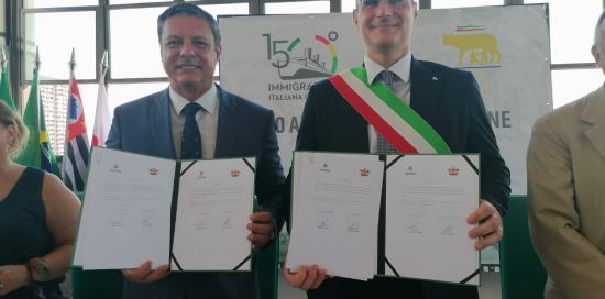 il sindaco di Santos Rogerio Santos con il vicesindaco di Genova Pietro Piciocchi