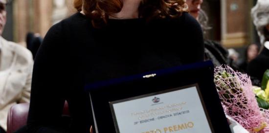 La terza classificata Anita Likmeta con la targa