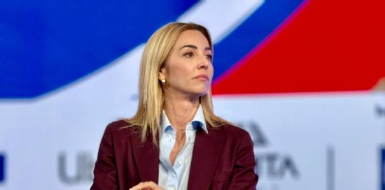 La sindaca Salis sul palco della Assemblea Anci di Bologna