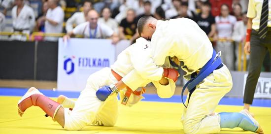 Il momento di una gara di Jujitsu