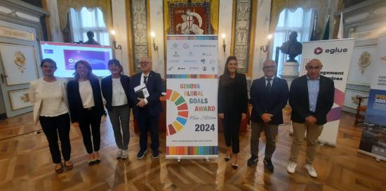 Foto di gruppo, presenti anche i rappresentanti degli sponsor