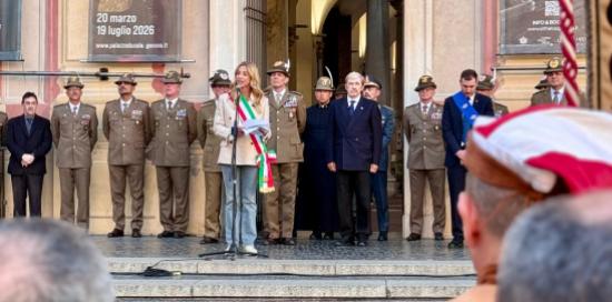 L'intervento della sindaca in piazza De Ferrari, davanti all'ingresso di Palazzo Ducale