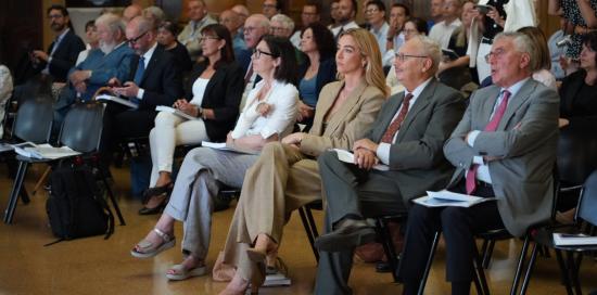 La sindaca di Genova Silvia Salis in platea durante l'evento organizzato dalla Camera di Commercio