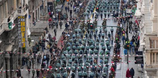 Un momento della sfilata in via XX Settembre
