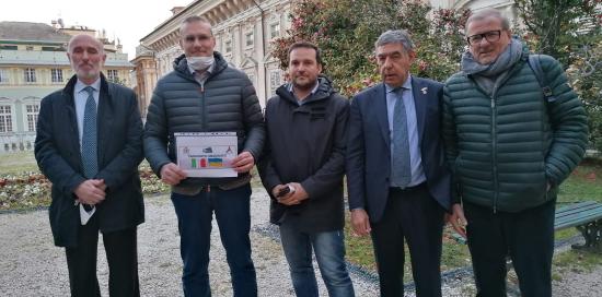 foto di gruppo in giardini: Beltrami, Piciocchi, Gambino, Mendelevich, Baroni