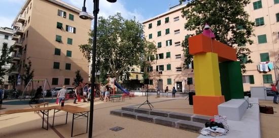 Piazza Adriatico con nuova pavimentazione ed elemento architettonico