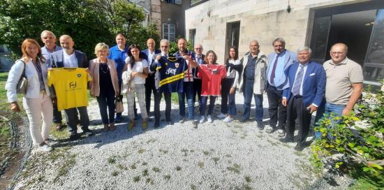 Foto con i rappresentanti di tutte le realtà coinvolte in Valbisagno in Sport 2023