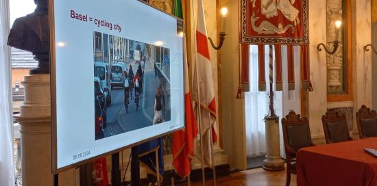 Una delle slide mostrate durante il convegno: citata la mobilità ciclabile della Municipalità di Basilea