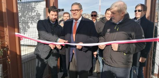 Il taglio del nastro con il sindaco di Genova Marco Bucci e il presidente della Regione Liguria Giovanni Toti