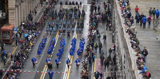 Un momento della sfilata in via XX Settembre