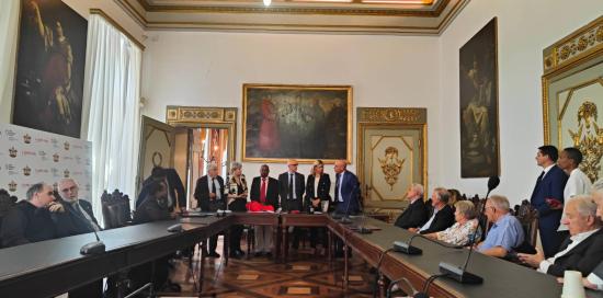 il tavolo della riunione