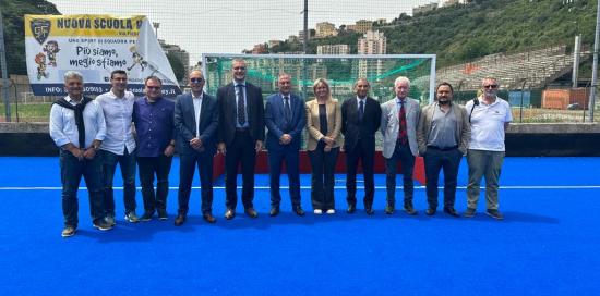 Foto di gruppo - presentazione nuovo campo "Giorgio Arnaldi" di hockey su prato