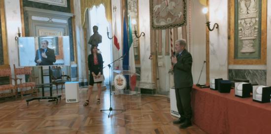 Il sindaco Bucci riceve il premio