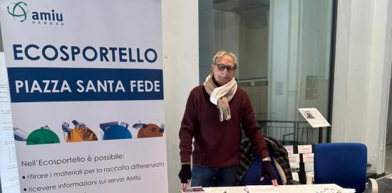 Il front office del nuovo Ecosportello di piazza Santa Fede