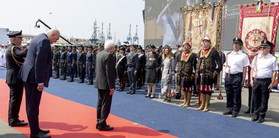Veliero Amerigo Vespucci-Mattarella e gonfalone Genova