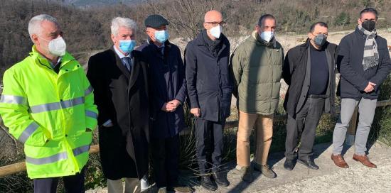 foto di gruppo al Polo di Monte Scarpino