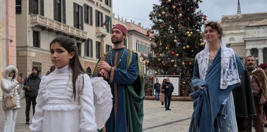 I figuranti della Madonna e di San Giuseppe in piazza De Ferrari