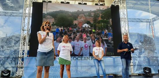 Sul palco centrale dellOcean Live Park: assessore Marta Brusoni e presidente Municipio VIII Medio Levante Anna Palmieri 