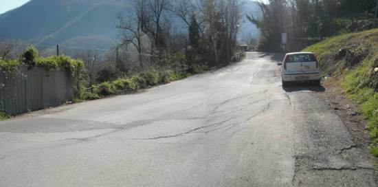 Via Montelungo-sede stradale prima dell'intervento 