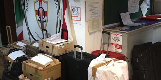 deposito di merce contraffatta