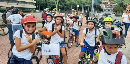 Alcuni bimbi dell'IC Molassana e Doria prima della partenza