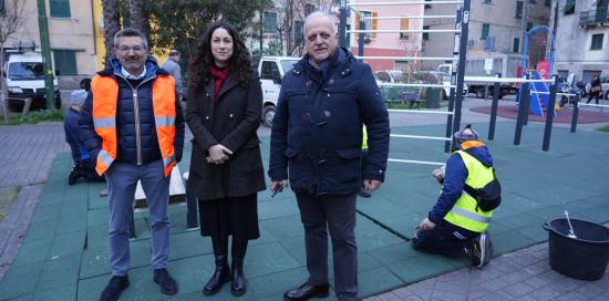 Bolzaneto - piazza Savi: assessora Coppola e presidente di Municipio Versace Bolzaneto - piazza Savi: assessora Coppola e presidente di Municipio Versace